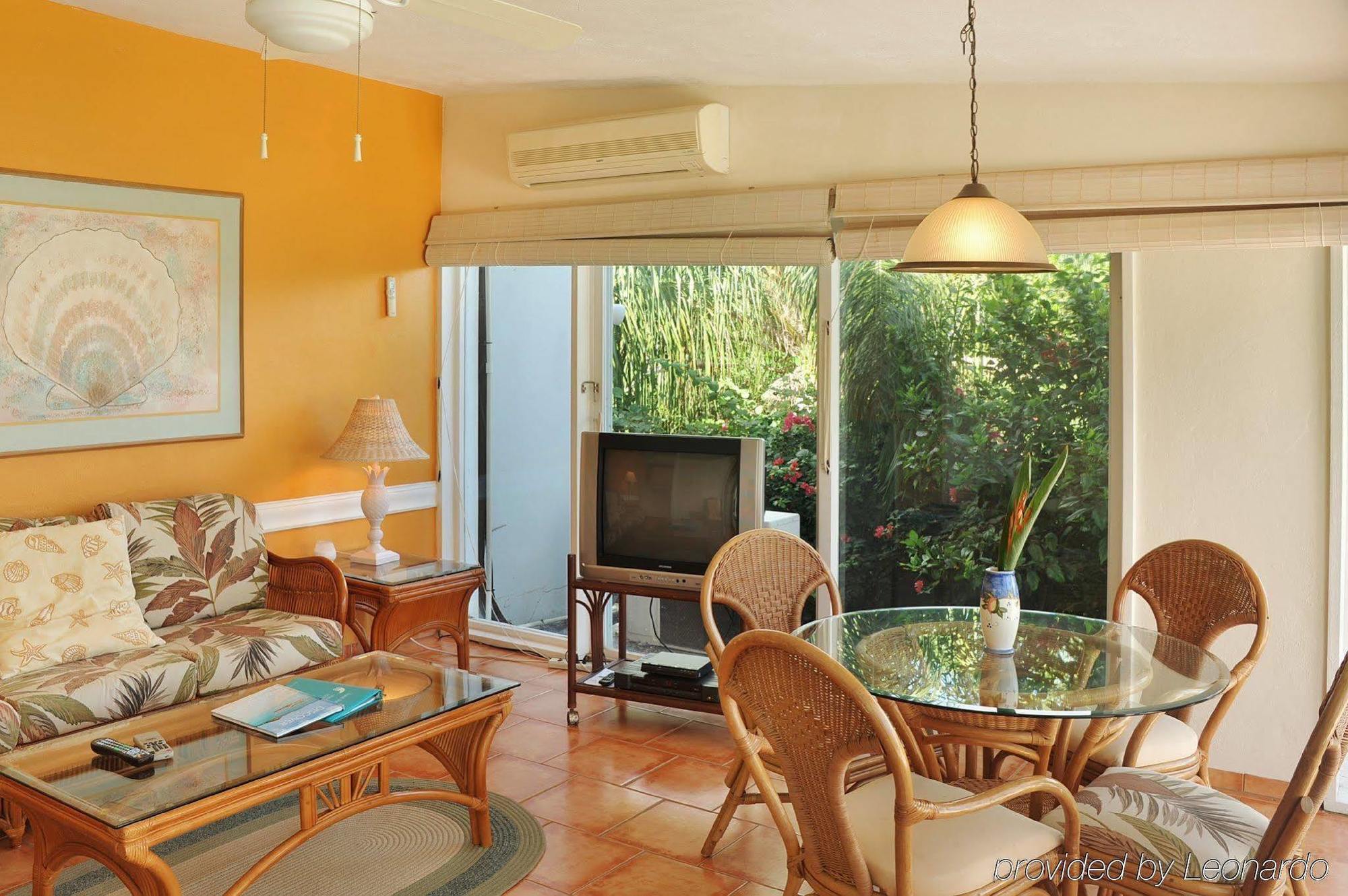 Pavilions And Pools Condo Villas Mandal الغرفة الصورة